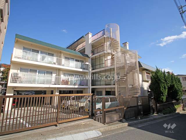 上野ハイツの外観(北西側から)