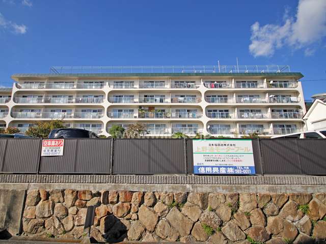 上野ハイツの外観(南側から)