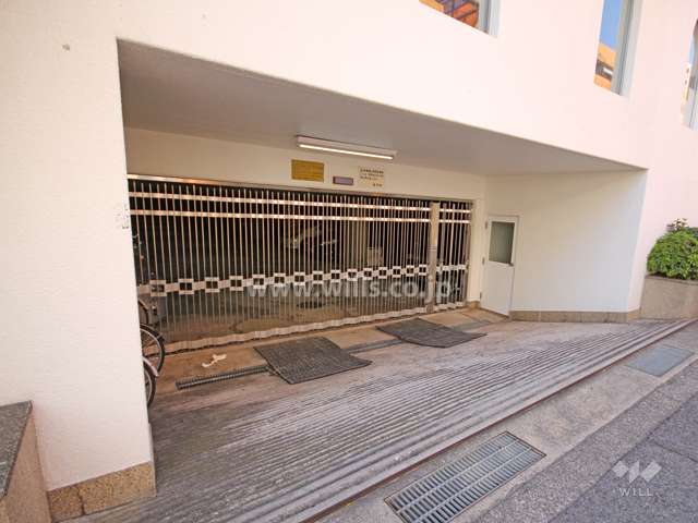 敷地内駐車場（扉付き）