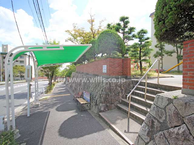 敷地入り口