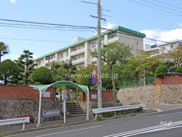 鶴甲コーポ4号館の遠景