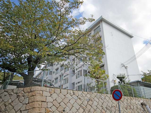 鶴甲コーポ5号館の外観(北西側から2)