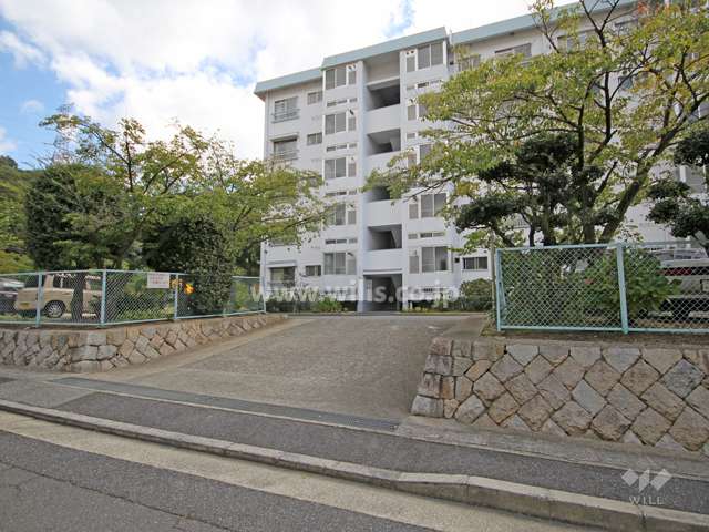 駐車場出入り口