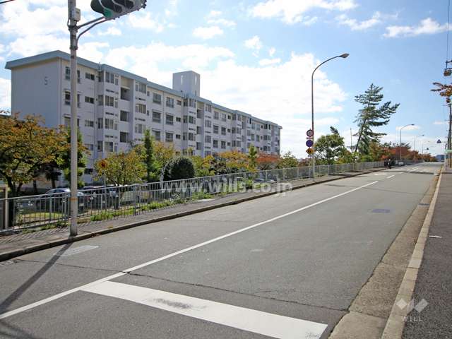 敷地北側の前面道路