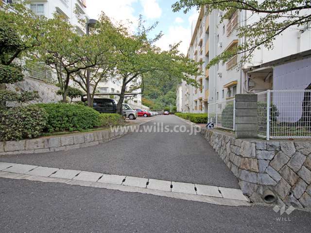 敷地入り口