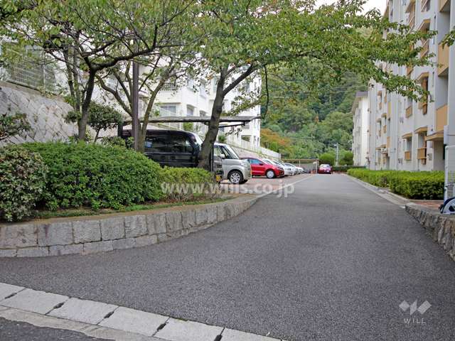 駐車場出入り口