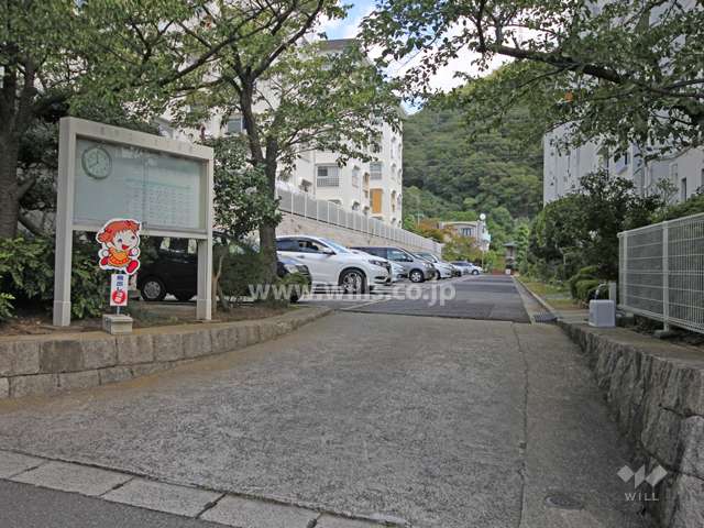 駐車場出入り口