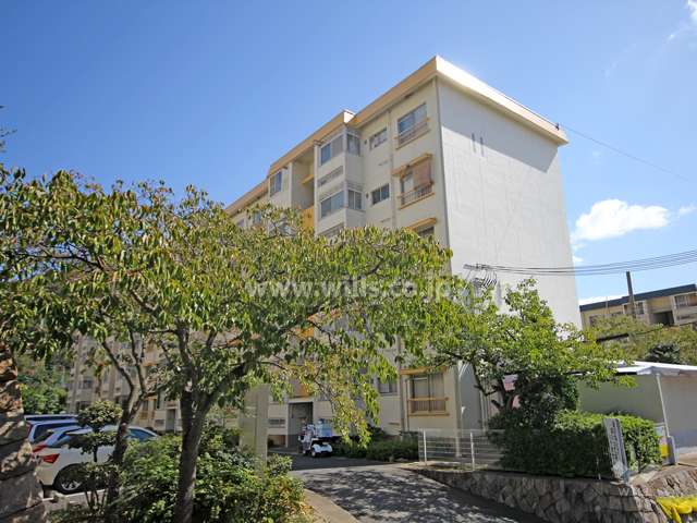 鶴甲コーポ11号館の外観(北西側から)