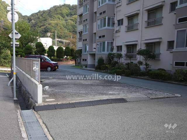 敷地内駐車場（屋外平面式）