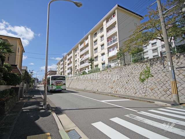 鶴甲コーポ17号館の遠景