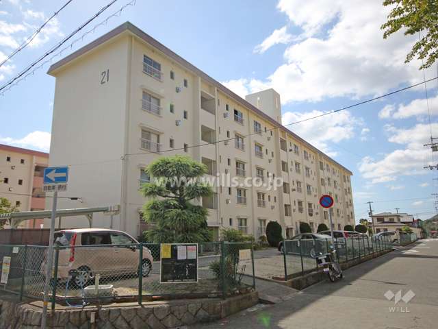 鶴甲コーポ21号館の外観(北東側から)