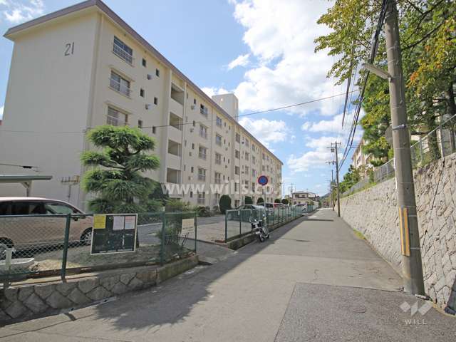 鶴甲コーポ21号館の遠景