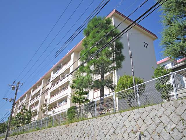 鶴甲コーポ22号館の外観(南東側から)