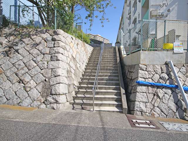 敷地入り口