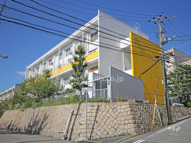 鶴甲コーポ27号館の外観(南東側から)