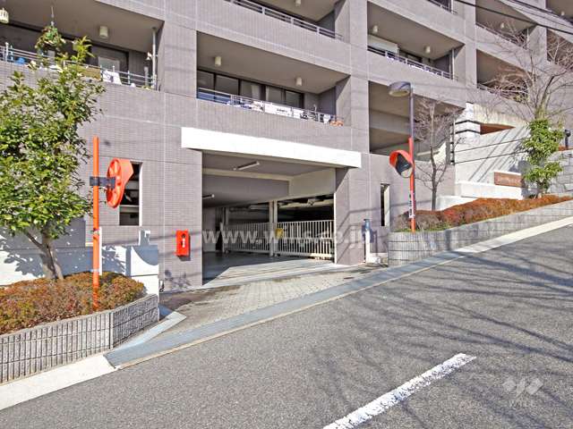 駐車場出入り口