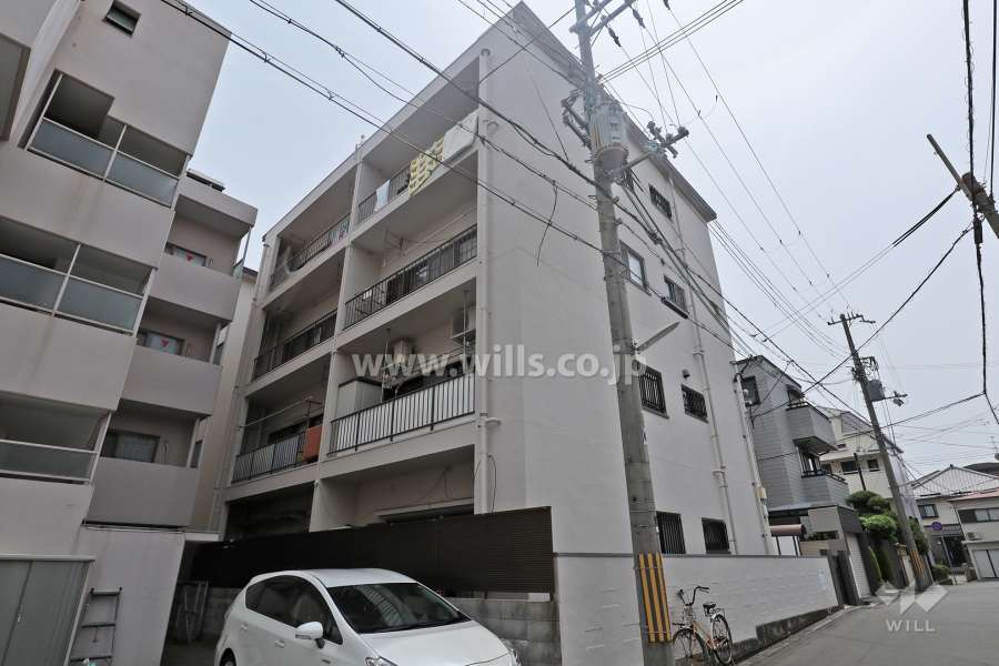 楠ヶ丘マンション（C棟）の外観（北東側から）