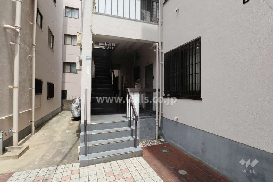 楠ヶ丘マンション（B棟）の入り口