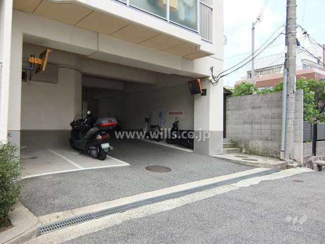 駐車場の出入り口