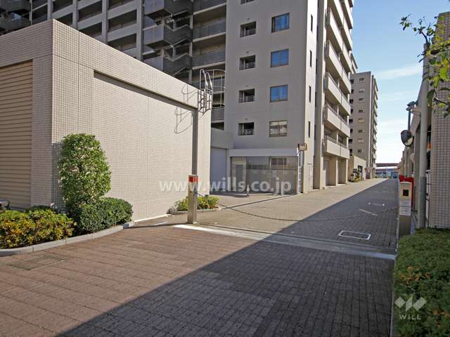 駐車場出入り口