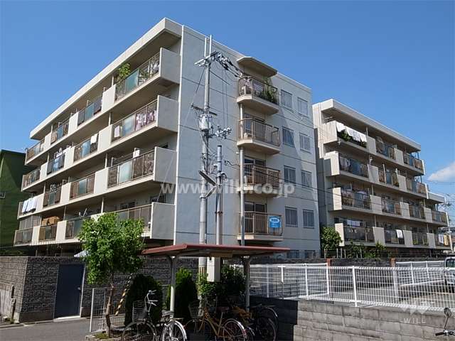 日商岩井第２服部マンションの外観（南東側から）
