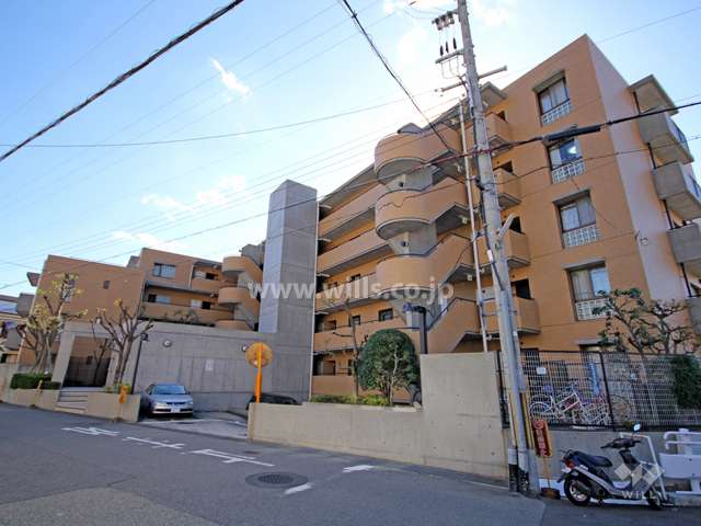 六甲ガーデンズの外観(北西側から)
