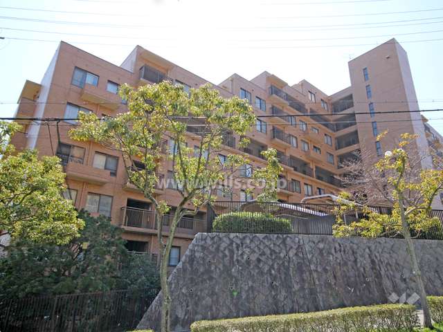六甲グランドヒルズ1号館の外観(北側から)