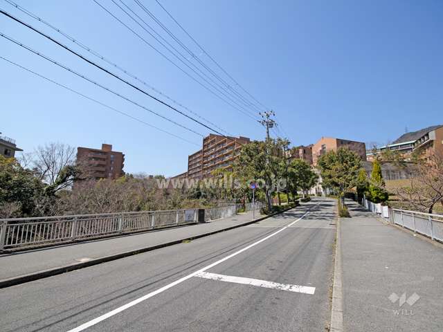 六甲グランドヒルズ1号館の遠景(東側から)
