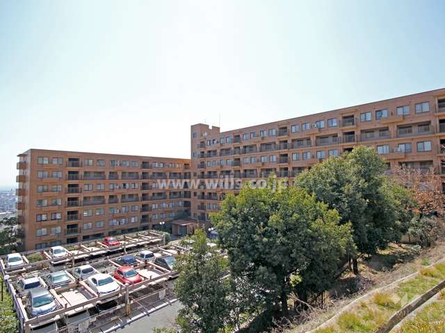 六甲グランドヒルズ2号館の外観(北側から)