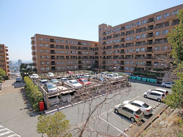 敷地内駐車場（屋外平面式と屋外機械式）