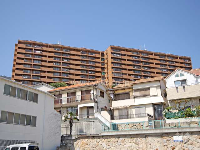 六甲グランドヒルズ3号館の外観(南側から)