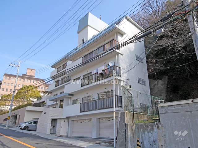 六甲ロイヤルの外観(南西側から)