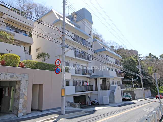 六甲ロイヤルの外観(北西側から)