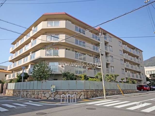 六甲篠原パークマンションの外観(南東側から)