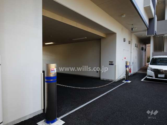 駐車場の設置されたロボットゲート