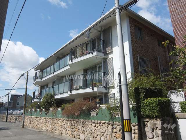 ファミーユ住吉の外観（南東側から）