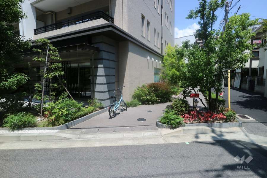 駐輪場までのアプローチ