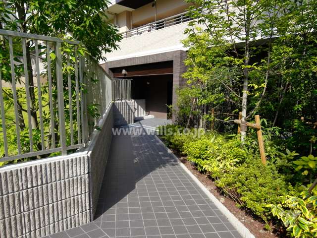 駐輪場へのアプローチ