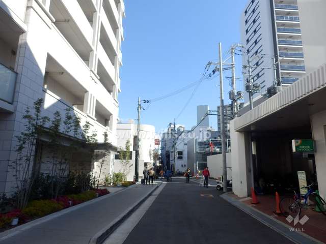 敷地東側の前面道路