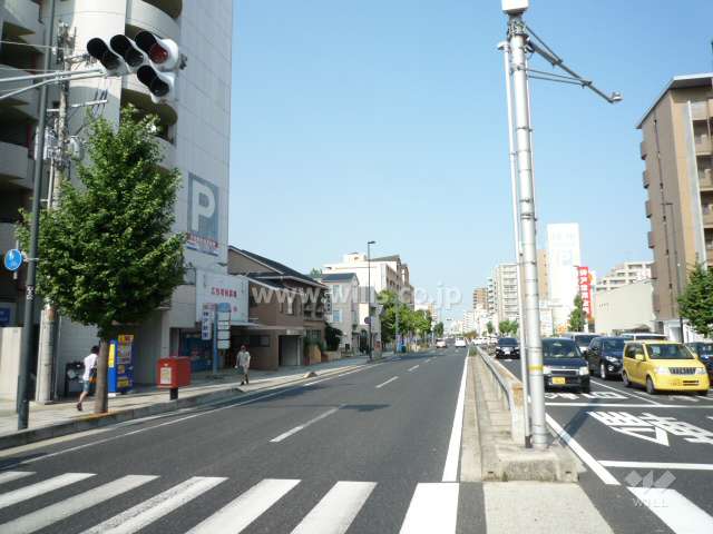 敷地南側は国道2号線に面しています。