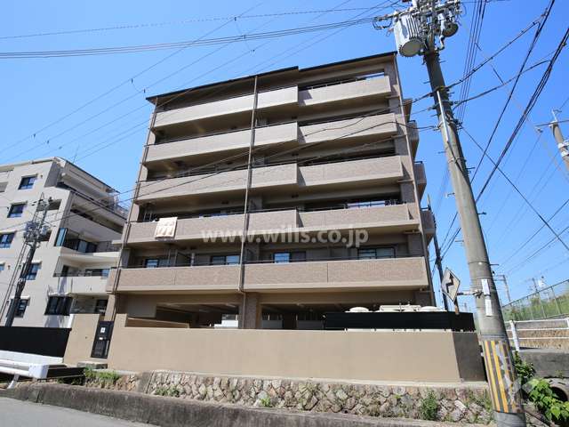 甲南セラード東灘の外観（東側から）