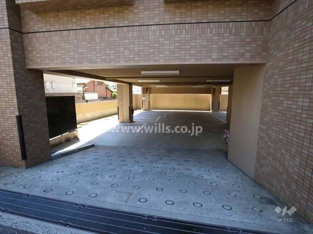 敷地内駐車場（屋内平面式）