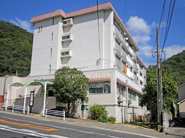 鶴甲コーポ37号館(南西側から)