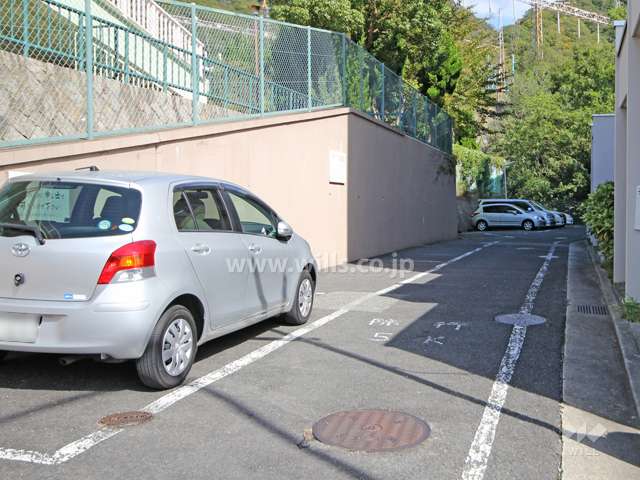 敷地内駐車場（屋外平面式）