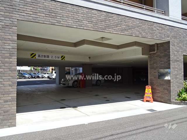 駐車場出入り口