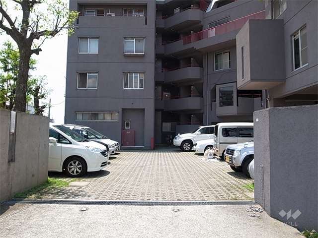 敷地内駐車場（屋外平面式）