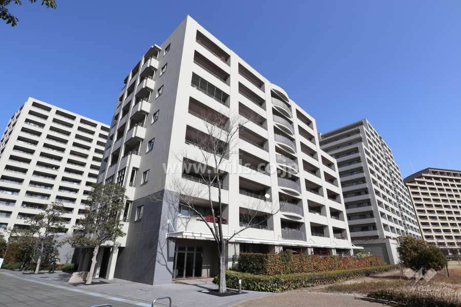 摩耶シーサイドプレイスフェアコースト2番館の外観（南西側から）