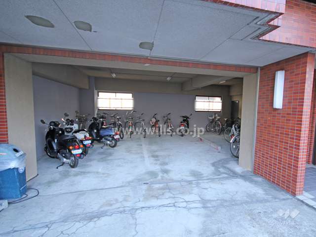 バイク置場、駐輪場