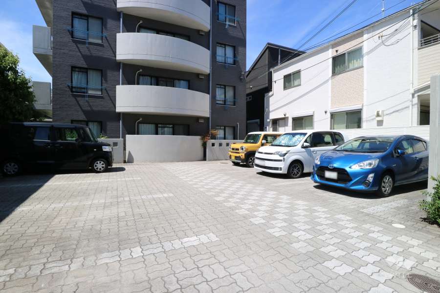 敷地内駐車場（屋外平面式）