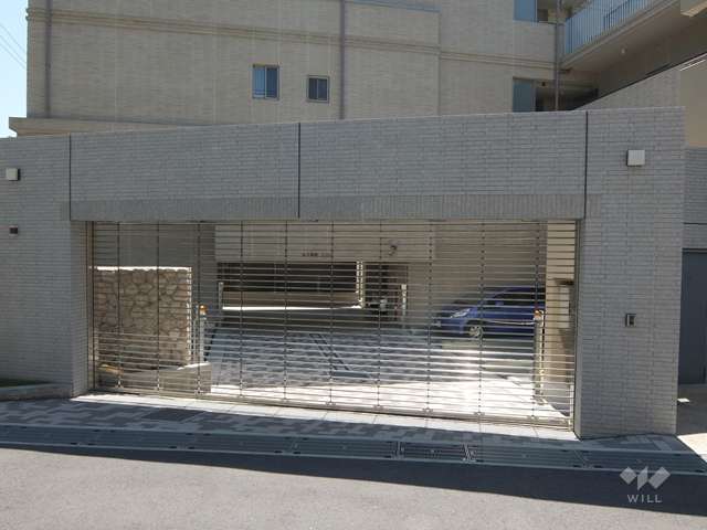 駐車場出入り口（リングシャッター付き）